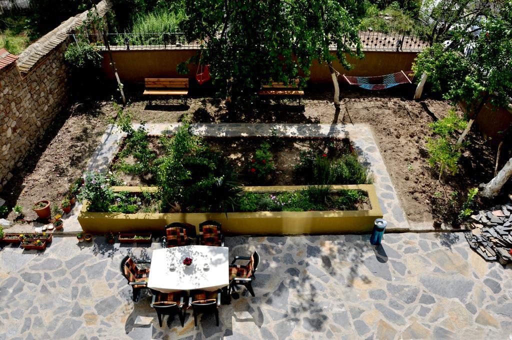 Adali Hotel أديرني المظهر الخارجي الصورة